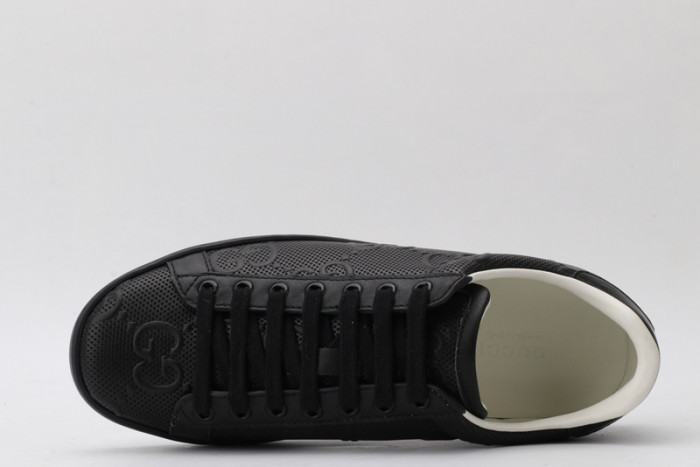gucc ace embroidered low-top sneaker 431942a38g09065