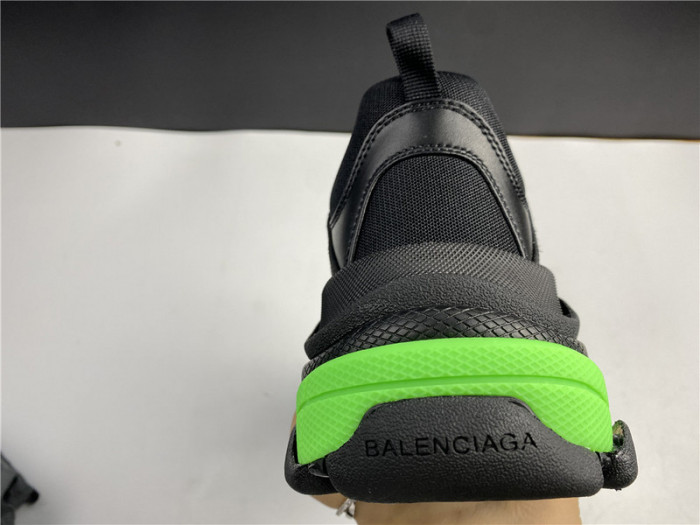 blcg sneaker triple.s.gomma black and green 524039 w2pw1 4881