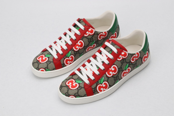 gucc ace embroidered low-top sneaker