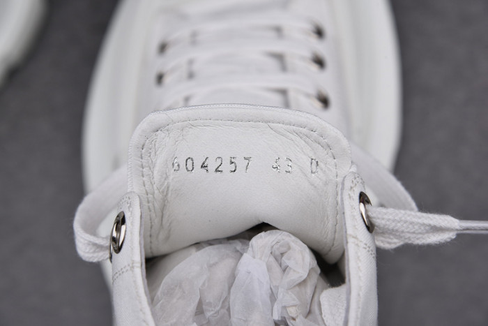 A1exa*der Mcqv*en SNEAKERS