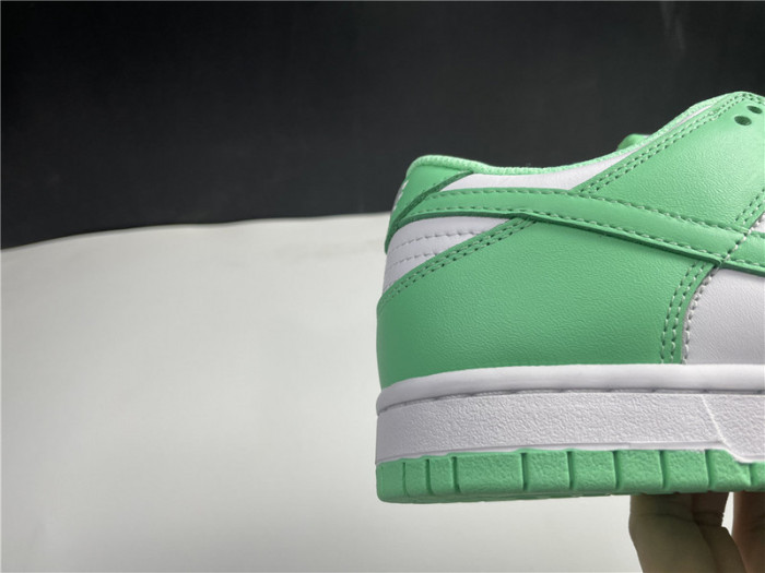 nike dunk low green glow (w) dd1503-105