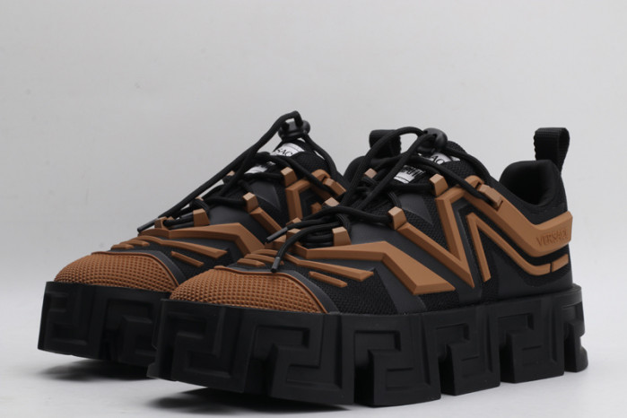 vers sneakers