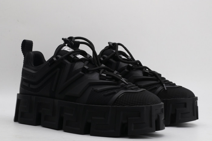 vers sneakers