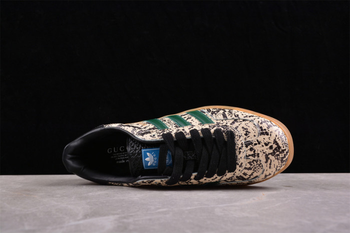ad originals x g*u*i gazelle 109060