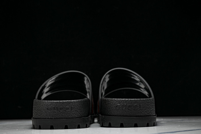 Gv*c SLIPPERS GU568-006