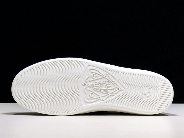 gucc ace embroidered low-top sneaker