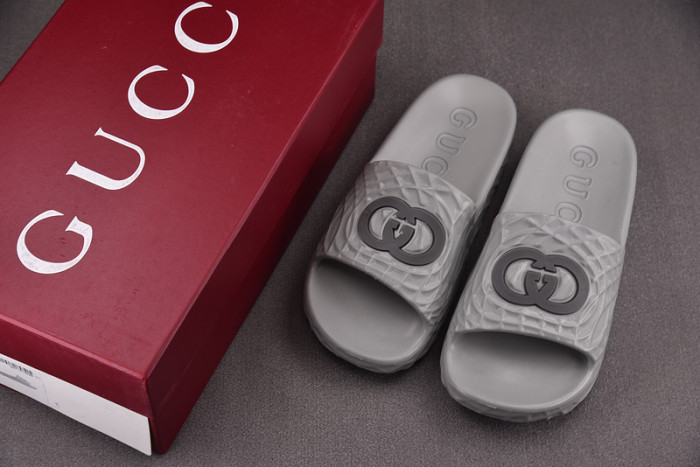 Gv*c SLIPPERS GU568-126