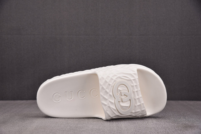 Gv*c SLIPPERS GU568-127
