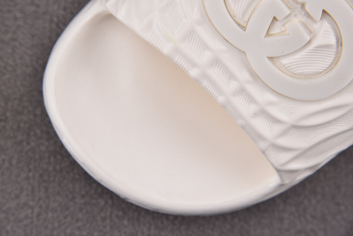Gv*c SLIPPERS GU568-127