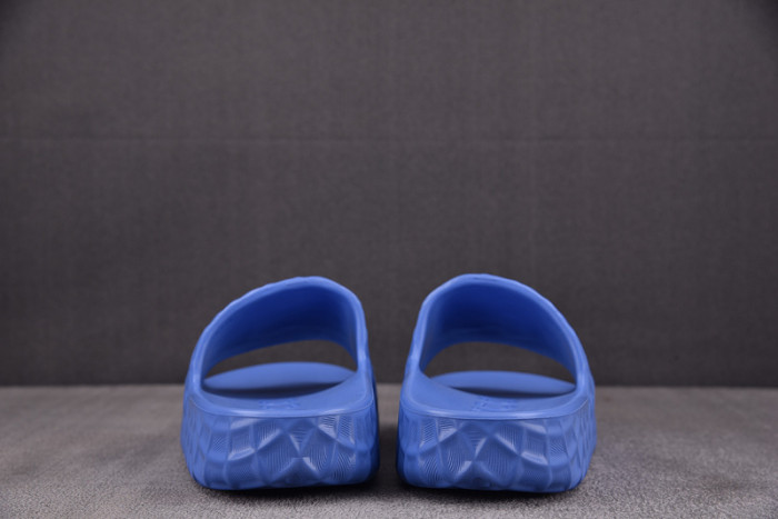 Gv*c SLIPPERS GU568-128