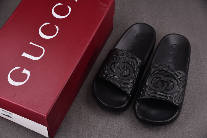 Gv*c SLIPPERS GU568-129
