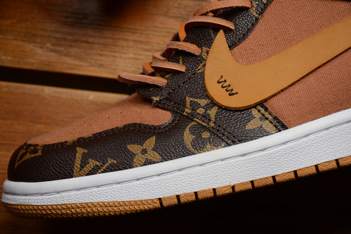 AIR JORDAN 1 OFW-LV AQ0818-158 (WITH CASE)