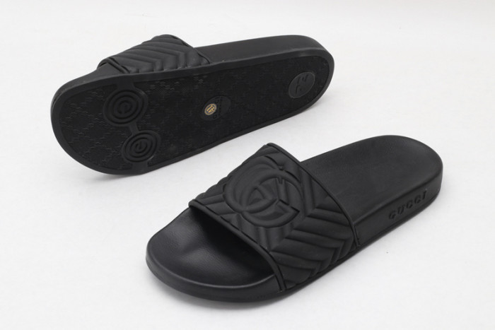 gucc slippers all black