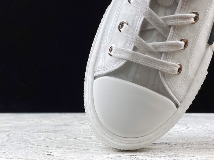 d10r b23 homme kaws low top sneaker