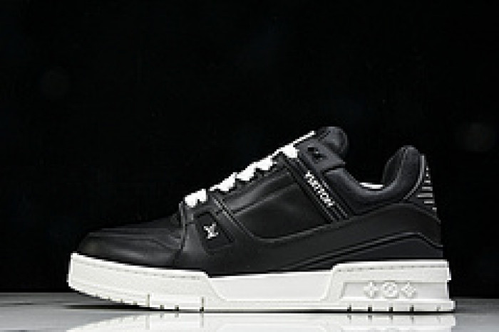 1V SNEAKERS 1V0425-183