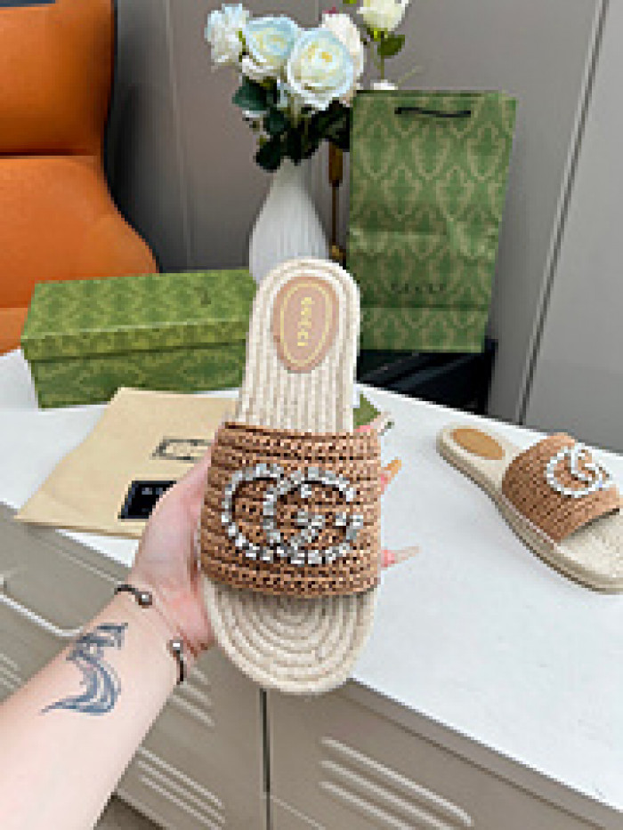 Gv*c SLIPPERS GU568-125
