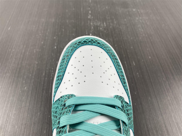 nike dunk low snakeskin dr8577-300