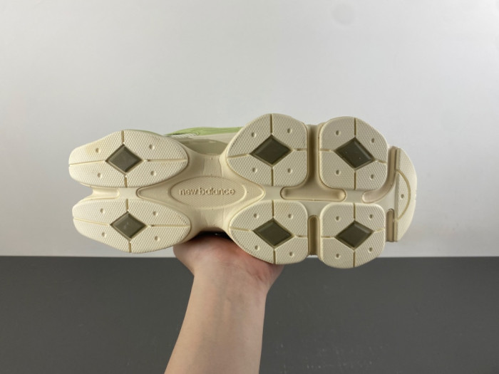 New Ba1an*e Wmns 9060R 