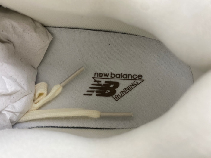 New Ba1an*e Wmns 9060R 