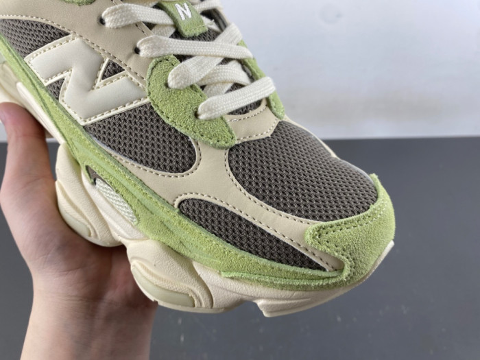 New Ba1an*e Wmns 9060R 