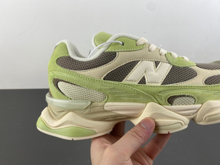 New Ba1an*e Wmns 9060R 