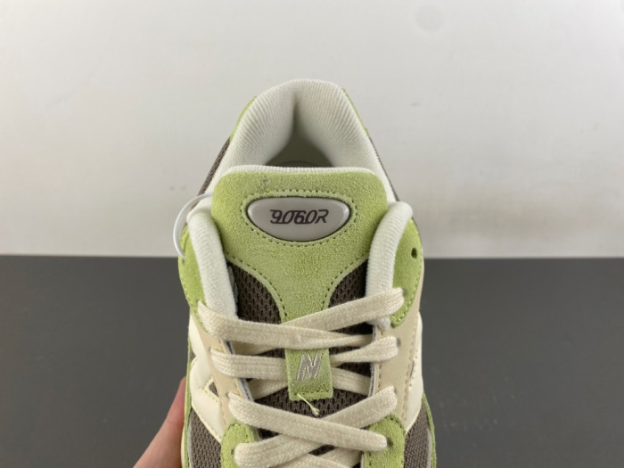 New Ba1an*e Wmns 9060R 