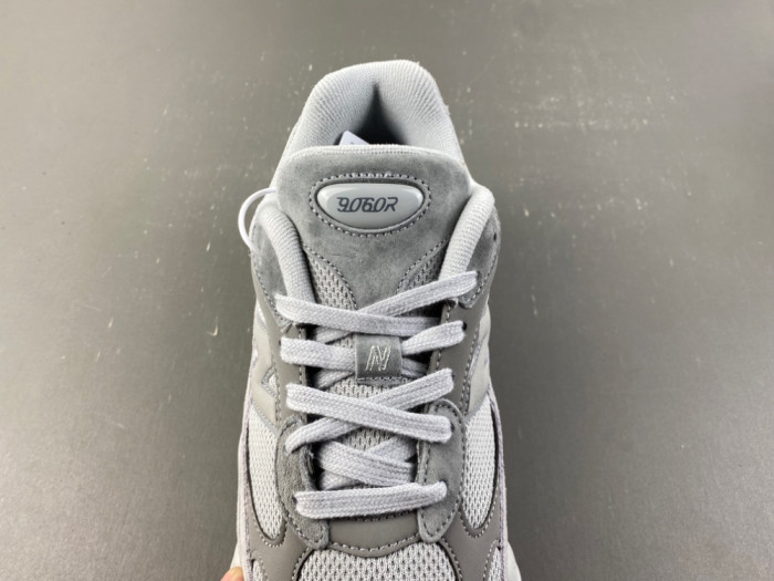 New Ba1an*e 9060 Harbor Grey U90609EL